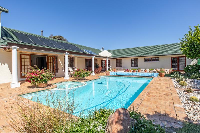 5 Bedroom Property for Sale in Tokai Western Cape